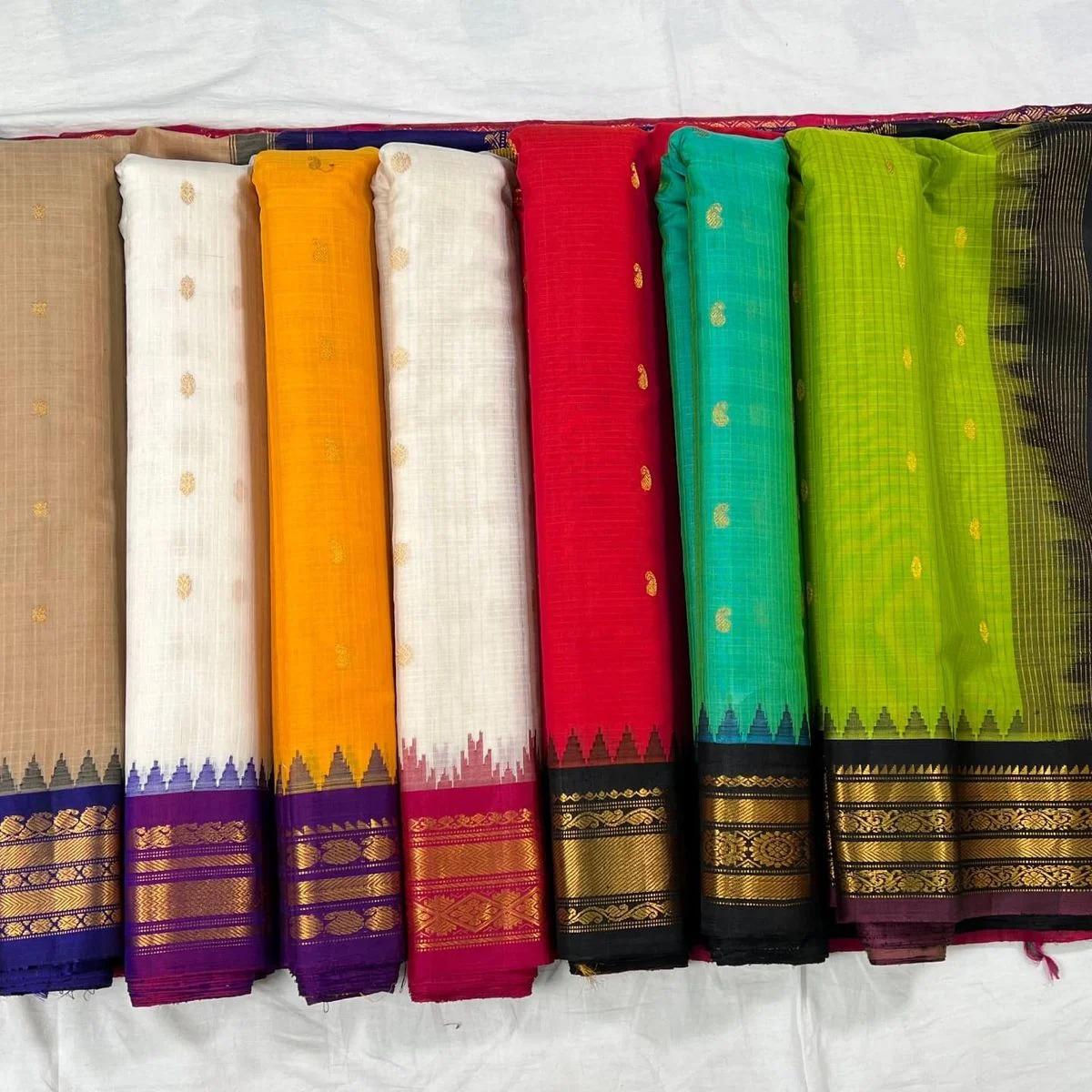 Discover premium sarees, handloom sarees, kurtis and ladies wear at MOHOTSAV – the trusted women’s clothing store in Angul, Odisha.
