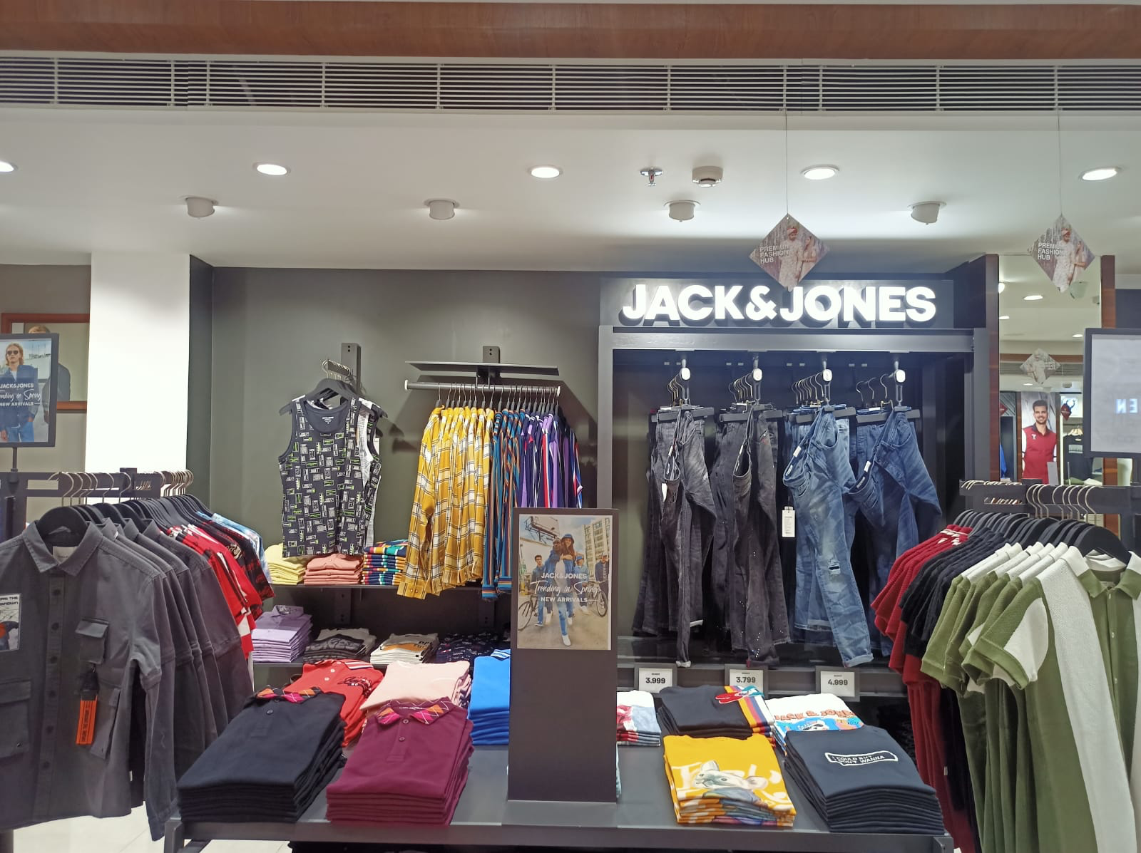 Jack and jones store in Angul od