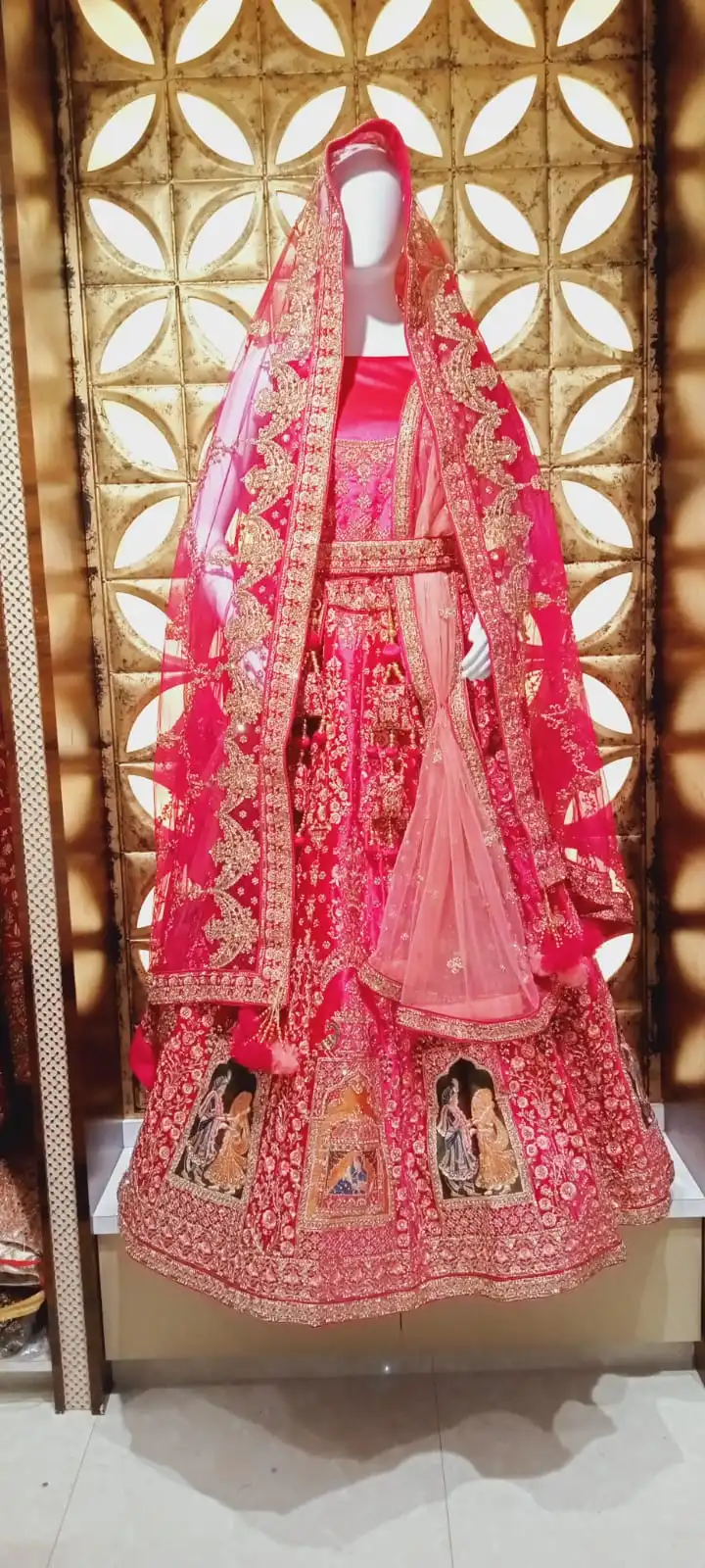 Discover premium sarees, handloom sarees, kurtis and ladies wear at MOHOTSAV – the trusted women’s clothing store in Angul, Odisha.
