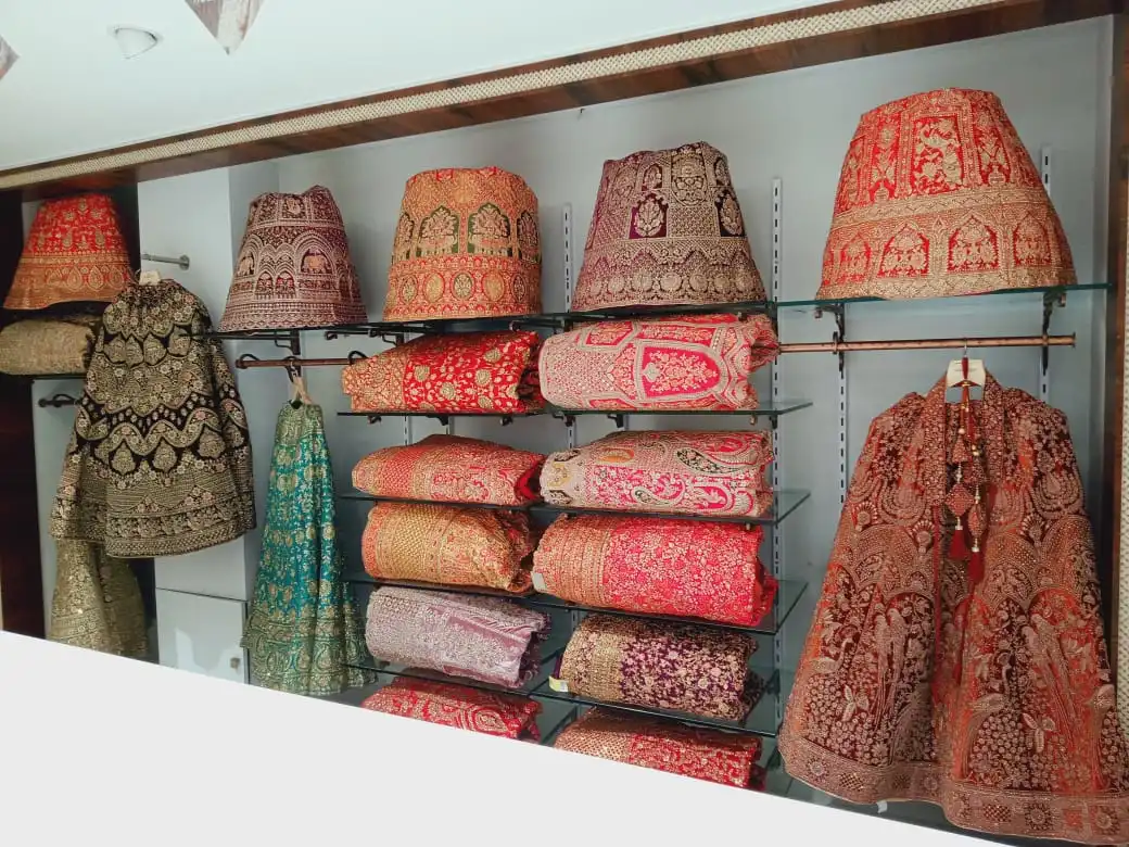 Discover premium sarees, handloom sarees, kurtis and ladies wear at MOHOTSAV – the trusted women’s clothing store in Angul, Odisha.
